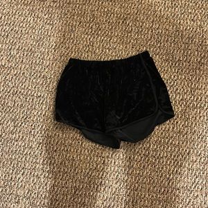 Garage velvet shorts
